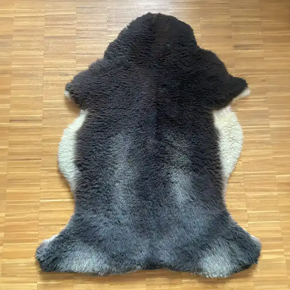 Einzigartiges Schaffell weisse Flanke