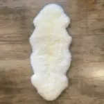 Verlängertes Merino Lammfell mit Kopf